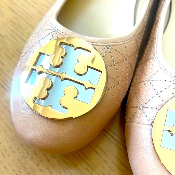 TORY BURCH  (BRAND-NEW ) - Picture 7 of 9